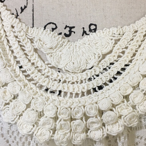 EUC ULTRA PINK Gorgeous Cream Lined Lace & Crocheted Tunic - Picture 5 of 12